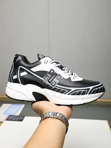 Givenchy Mens Edition Código 0326C40 Tamaño 3944 45 personalizado