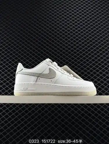 Nike AIR FORCE 1'07 Air Force No.1 low top versatile casual sports board shoes. The soft and elastic