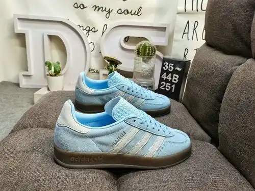 251D Adidas Gazelle Indoor JI2717 casual, durable, lightweight, and low top board shoes. This Adidas