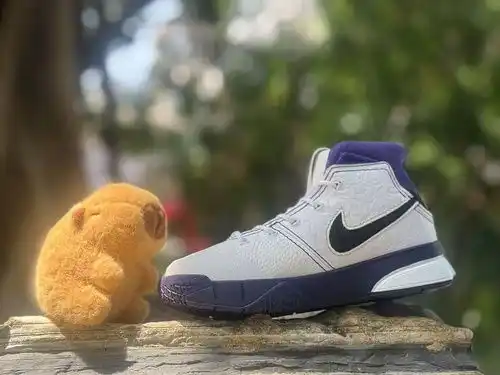 Zapatos infantiles de primera generación de Kobe anotaron 81 puntos en un solo partido
