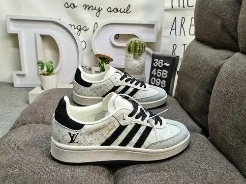 096D Adidas Gazelle Indoor Trainers LJ9901 Antelope Internal Training Series Low cut Retro Versatile