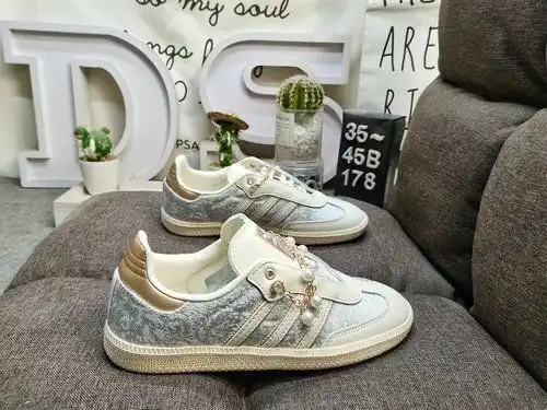 178DAdidas SAMBA OG JQ2616's classic Originals in recent years are made of original suede leather, w