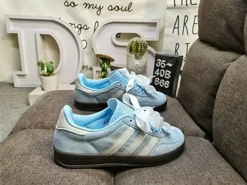 866D Adidas Gazelle Indoor casual, durable, lightweight, low top board shoes. This Adidas sports sho
