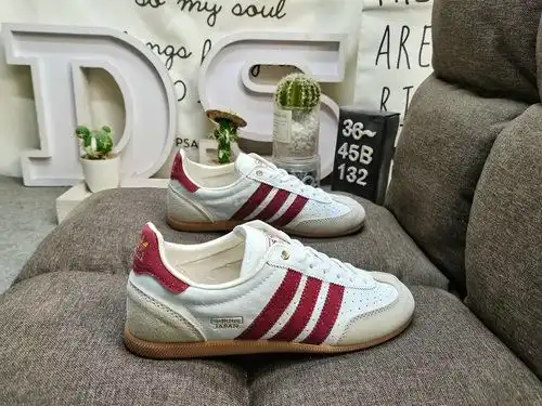 132D ✅ Retro and avant-garde have taken over, and the British designer brand Wales Bonner x Adidas W