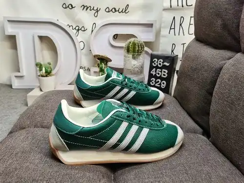 329D company level ✅ Adidas WB Country IE3939 features a sleek and elegant shoe design with a rubber