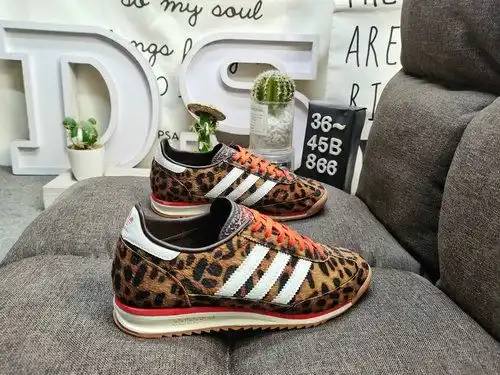 The 866D adidas SL 72 OG W JI0189 retro sports shoe series is popular worldwide. Riding on this wave
