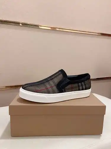 Burberry Mens Edition Código 0407B40 Tamaño 3844 45 Personalizado