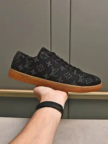 LV Mens Código 0409B40 Tamaño 3844 Tamaño personalizable 45 no reembolsable