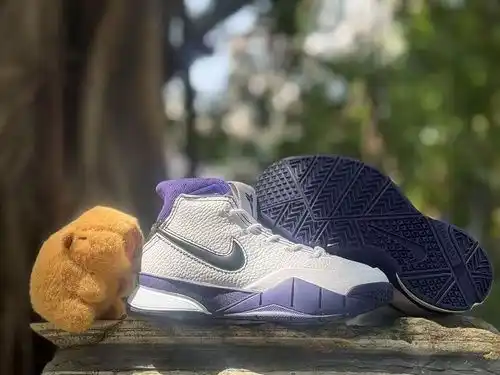 Zapatos infantiles de primera generación de Kobe anotaron 81 puntos en un solo partido