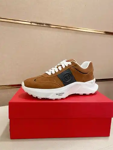 Valentino Mens Edition Código 0406B Tamaño 3944 Personalizable 45 no reembolsable