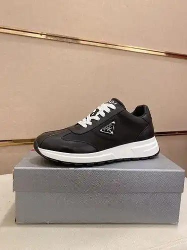 Prada Mens Edition Código 0407C20 Tamaño 3844 Tamaño personalizable 45 no reembolsable