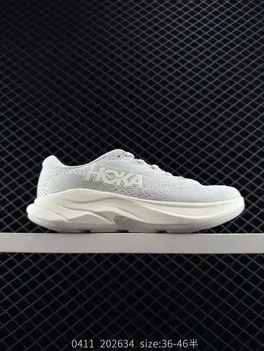 1. Nike Air Max 1. Nike air cushion, cushioning, and wear-resistant sports shoes. The shoe body mate