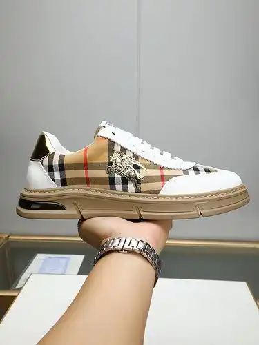 Burberry Mens Edition Código 0409B30 Talla 3844 Talla personalizable 45 no reembolsable