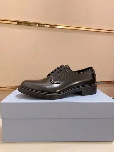 Prada Mens Edition Código 0407C60 Tamaño 3844 Tamaño personalizable 45 no reembolsable