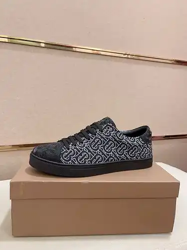 Burberry Mens Edition Código 0407B50 Tamaño 3844 45 Personalizado