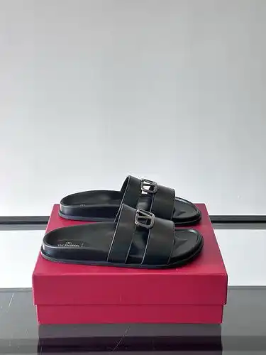 Valentino Mens Edition Código 0410A Talla 3944 talla 4546 no es reembolsable