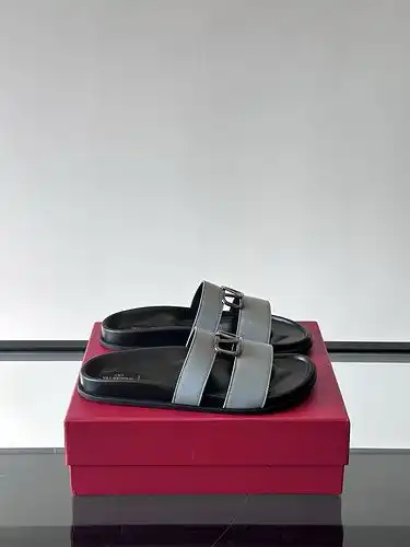 Valentino Mens Edition Código 0410A Talla 3944 talla 4546 no es reembolsable