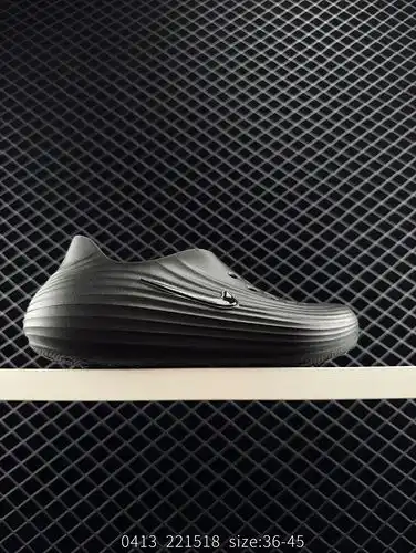 90 Nike ReactX Rejuven8 Simple and Comfortable Hole Shoes Men's and Women's Same Black Item Number: 