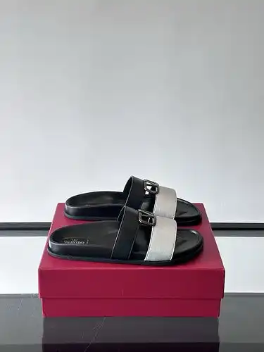 Valentino Mens Edition Código 0410A Talla 3944 talla 4546 no es reembolsable