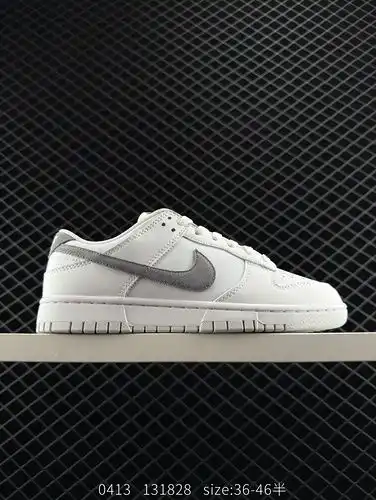 The Nike Dunk Low Retro sneakers, as a classic basketball shoe of the era, were originally designed 