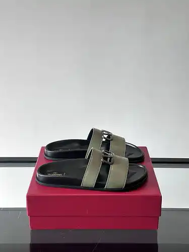 Valentino Mens Edition Código 0410A Talla 3944 talla 4546 no es reembolsable