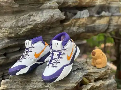 Kobe zapatos infantiles de primera generación Lakers No 8
