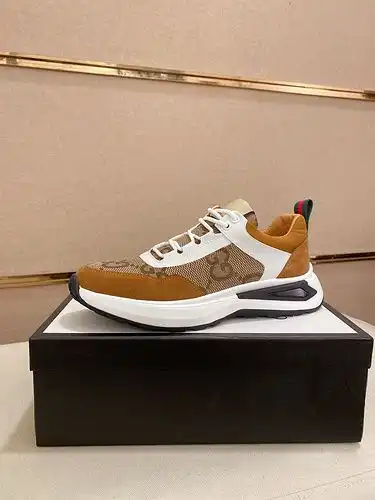 Gucci Mens Edition Código 0406B60 Tamaño 3844 Personalizable 4546 no reembolsable