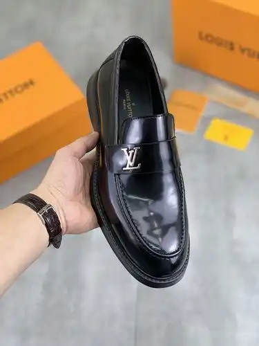 LV Hombre Código 0413B90 Tamaño 3944 38 45 personalizado