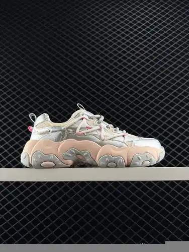 FILA Fern zapatos de hierba de helecho son antideslizantes zapatos de papa de alta parte blanco gris