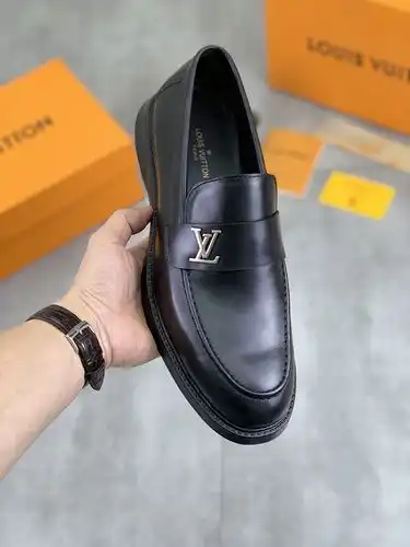 LV Hombre Código 0413B90 Tamaño 3944 38 45 personalizado
