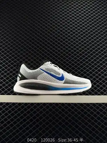 ✅ The Nike VOMERO 18 is a comfortable, shock-absorbing, non slip low top running shoe with a full-le