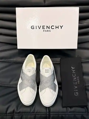 Givenchy Mens Edition Código 0416B40 Talla 3844