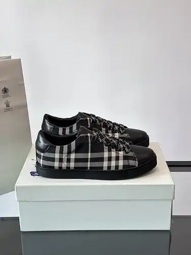 Burberry Mens Edition Código 0416B30 Tamaño 3844 38 45 Personalizado