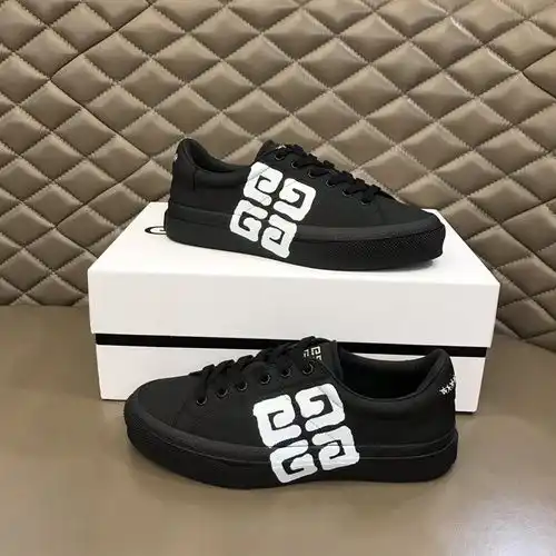 Givenchy Mens Edition Código 0416B40 Talla 3844