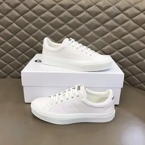 Givenchy Mens Edition Código 0416B40 Talla 3844