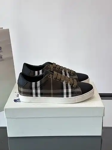 Burberry Mens Edition Código 0416B30 Tamaño 3844 38 45 Personalizado