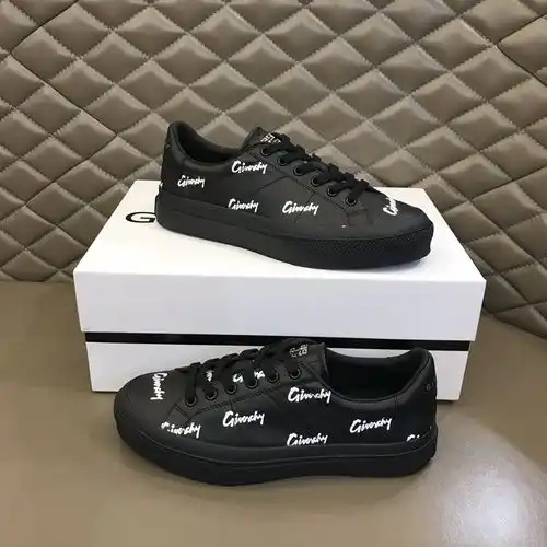 Givenchy Mens Edition Código 0416B40 Talla 3844