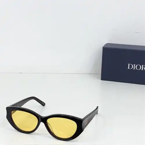 DiorGlowB1F