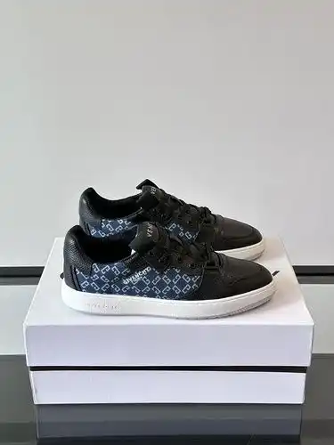 Givenchy Mens Edition Código 0416B50 Talla 3844
