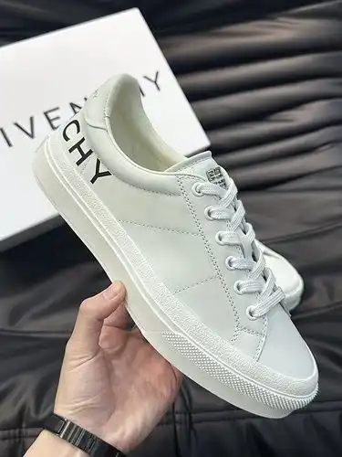 Givenchy Mens Edition Código 0416B40 Talla 3844