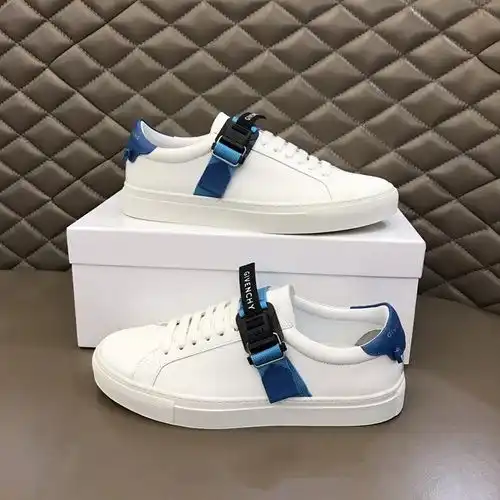 Givenchy Mens Edition Código 0416B40 Talla 3844