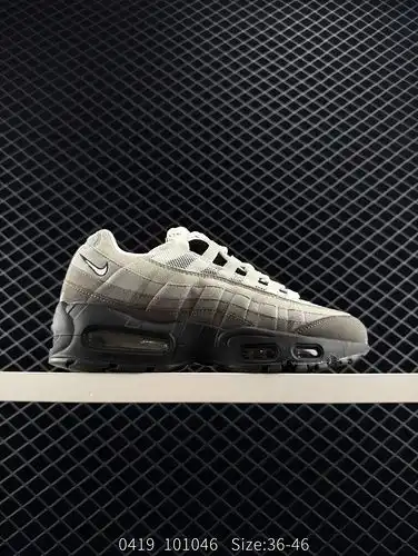 230 company level! The Nike Wms air max TT tri color collaboration series continues the corduroy tre
