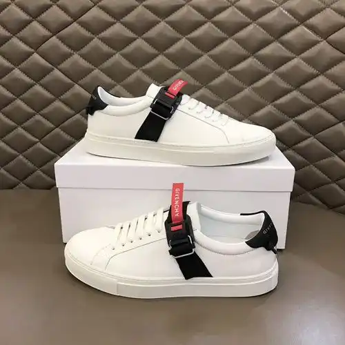 Givenchy Mens Edition Código 0416B40 Talla 3844