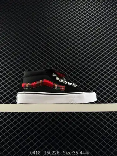 La última colaboración entre Vans OTW y Hommegirls está a punto de lanzarse con costuras escocesas e