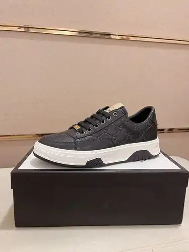 Gucci Mens Edition Código 0426B40 Talla 3844