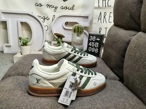096D Adidas Gazelle Indoor DM1234-001 casual, wear-resistant, lightweight, low top board shoes. This