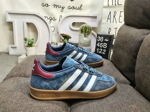 122D Adidas Gazelle Indoor JI3522 casual, wear-resistant, lightweight, low top board shoes. This Adi