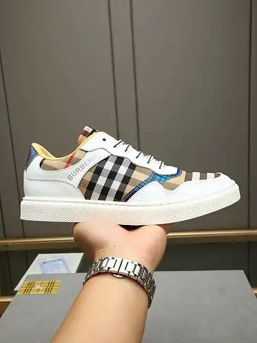 Burberry Mens Edition Código 0423B30 Tamaño 3844 45 Personalizado
