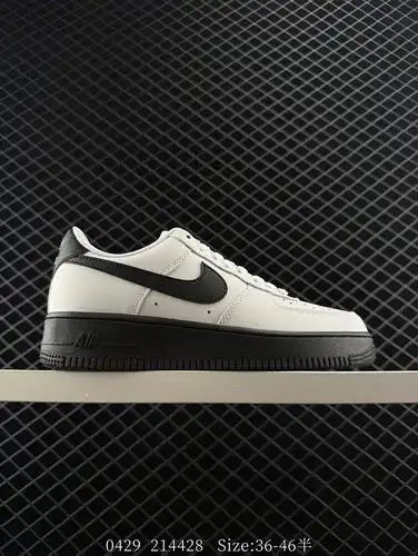 Nike AIR FORCE 1'07 Air Force No.1 low top versatile casual sports board shoes. The soft and elastic