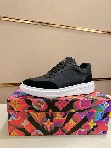 LV Código Hombre 0426C00 Talla 3844
